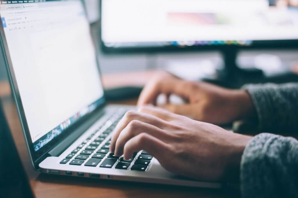 The Role of Content Delivery Networks (CDNs) in Website Performance 1